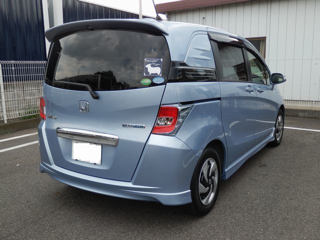 ホンダ スパイク H27.9新車登録 HG施工・ガラス撥水(2016.7.19)リア②.jpg