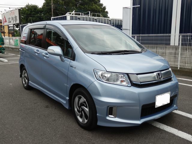 ホンダ スパイク H27.9新車登録 HG施工・ガラス撥水(2016.7.19)フロント①.jpg