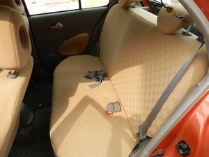 日産マーチ内装洗浄画像（2015.6.22)トップページ用リア.jpg